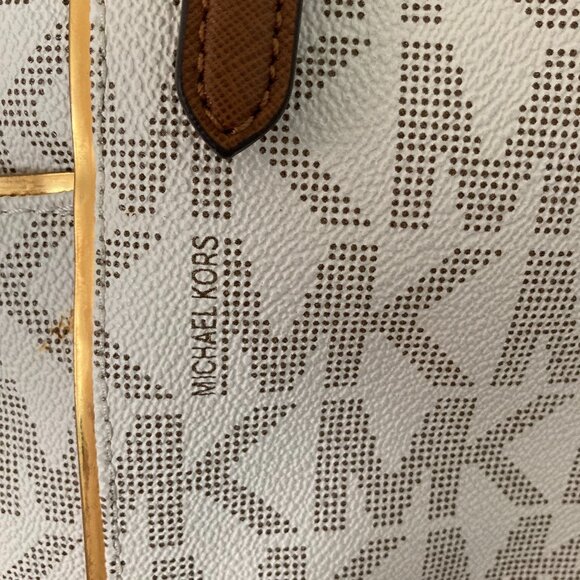 Michael Kors Signature Medium Tote (Vanilla) NWOT - Picture 6 of 16